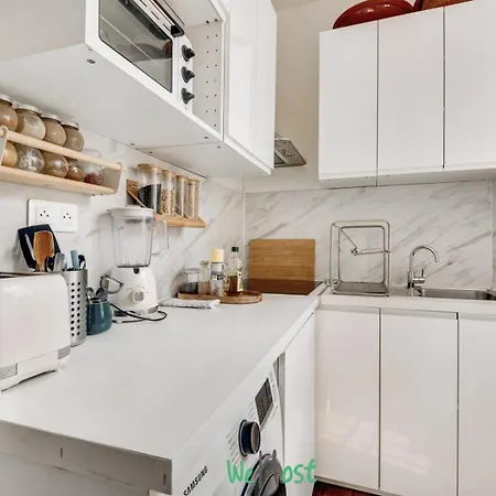 Apartman Parisian Charm A Stone's Throw From Montmartre
