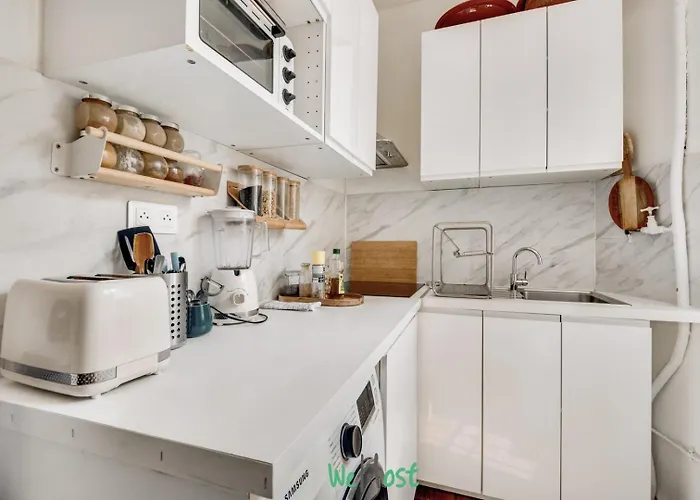 Appartement Parisian Charm A Stone's Throw From Montmartre