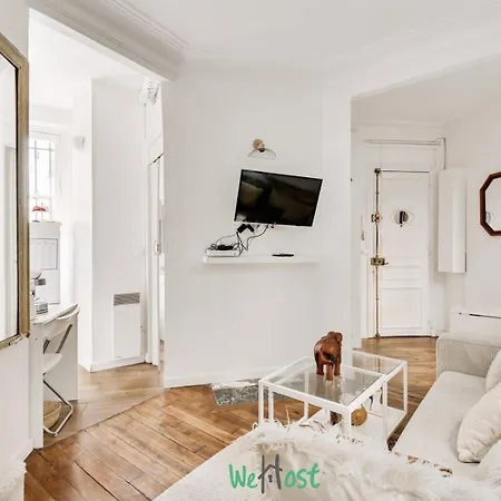 Parisian Charm A Stone's Throw From Montmartre Daire